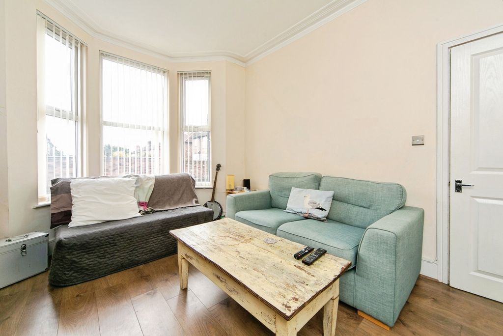 Property photo 3 of 17 Photo