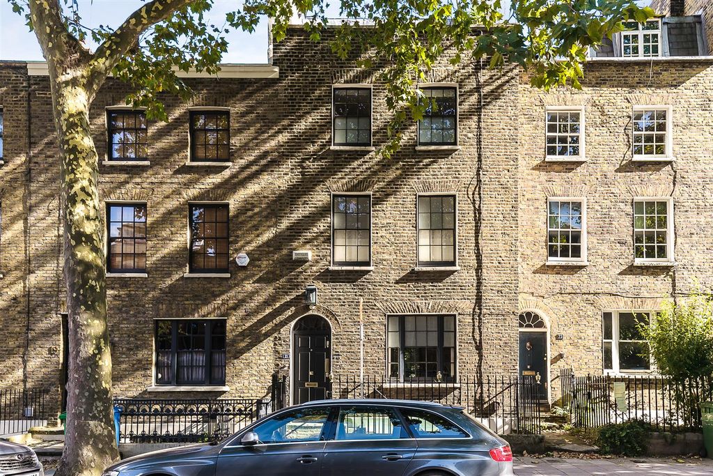 Property photo 1 of 43 8237982-Exterior06-Max.Jpg