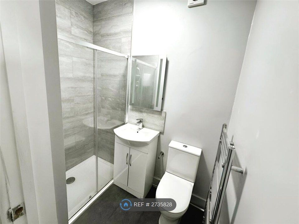 Property photo 2 of 6 Bathroom