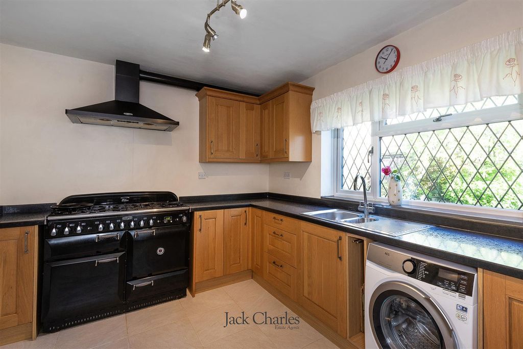 Property photo 2 of 19 1 Rutherford Way, Tn10 4Rh 006.Jpg