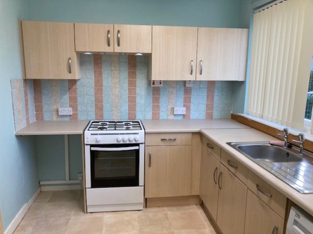 Property photo 2 of 6 Kitchen