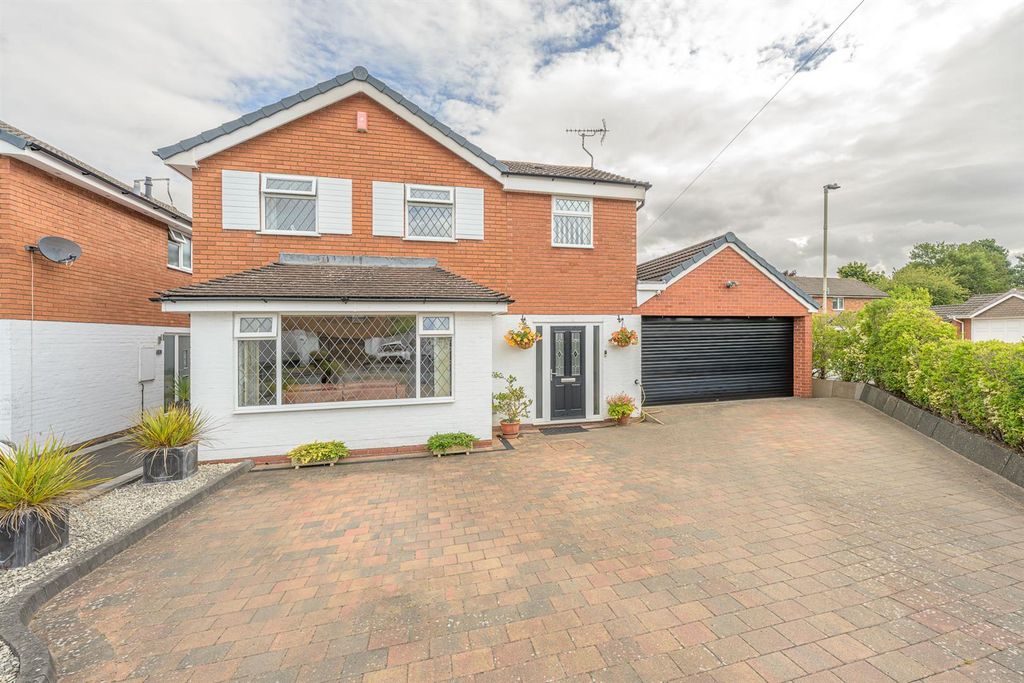 Property photo 1 of 37