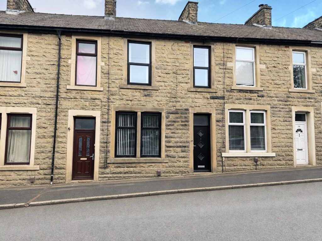 Property photo 1 of 33