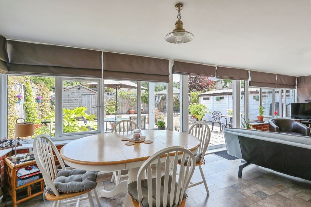 Property photo 3 of 17 Conservatory