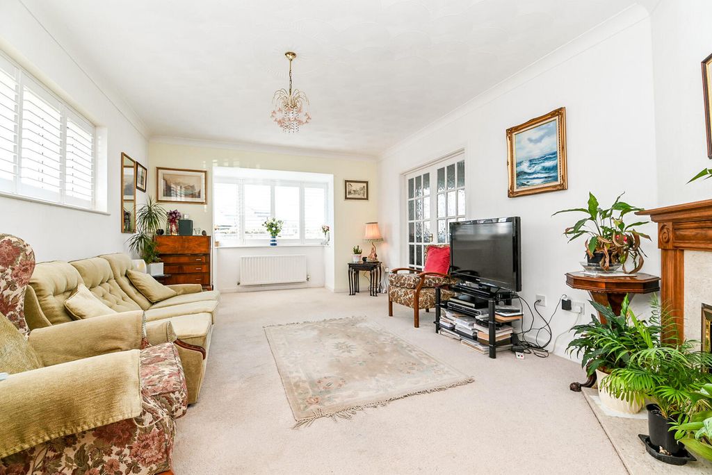 Property photo 3 of 37 3.Jpg