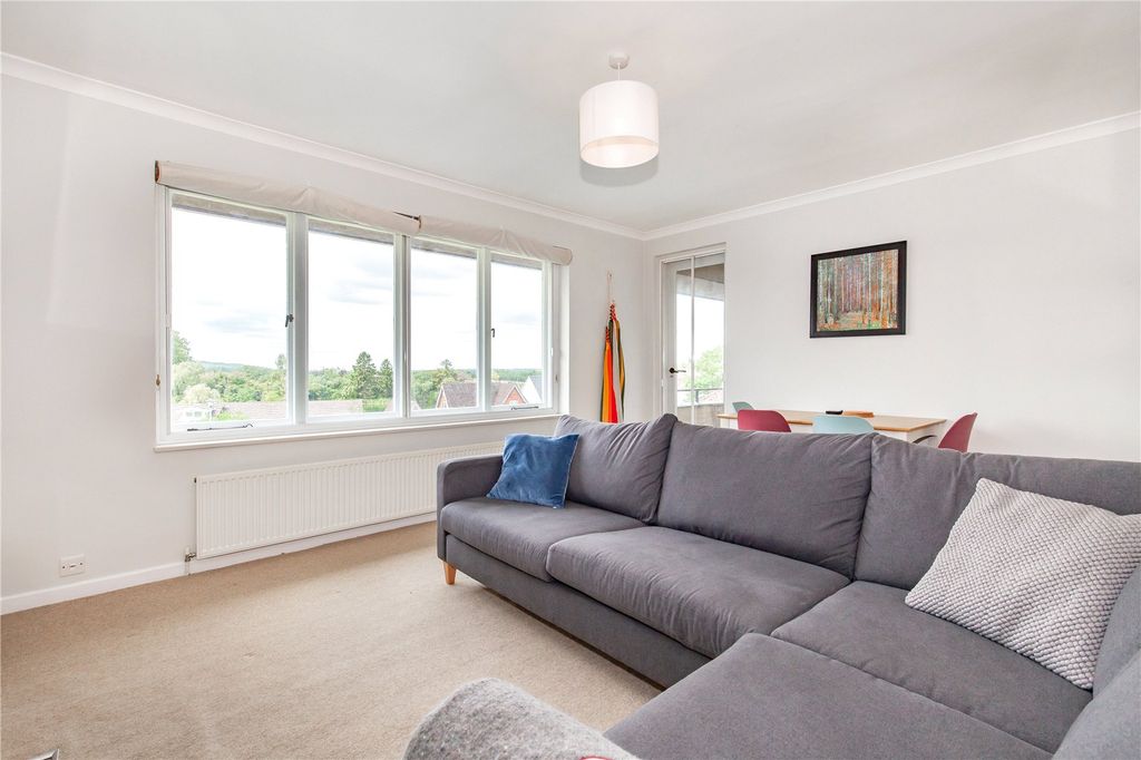 Property photo 2 of 9 Photo 02