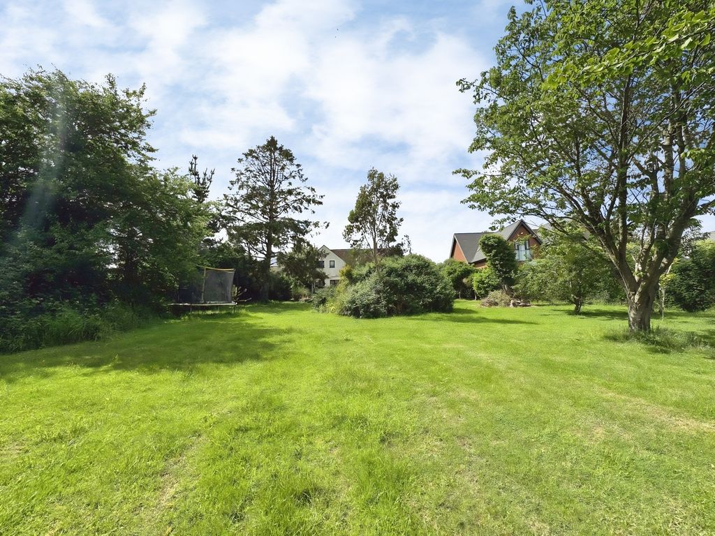 Property photo 2 of 27 Garden