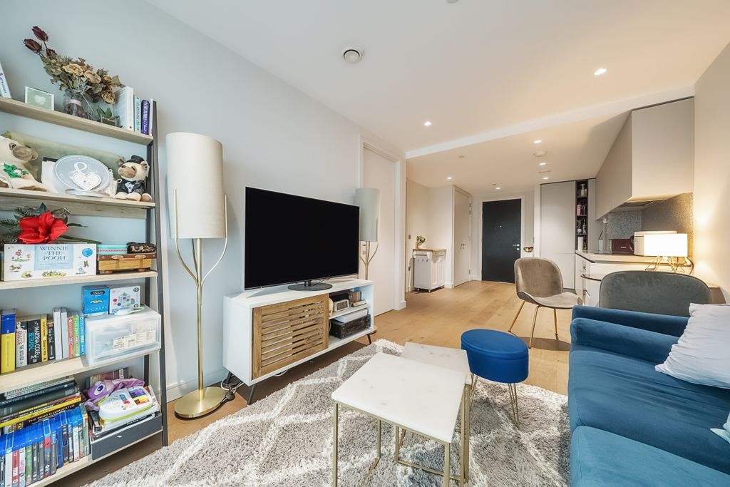 Property photo 1 of 17 1038713 (2)