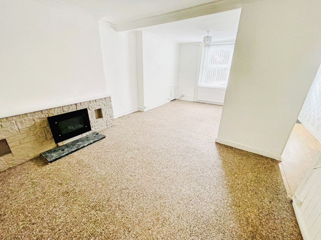 Property photo 2 of 8 Lounge