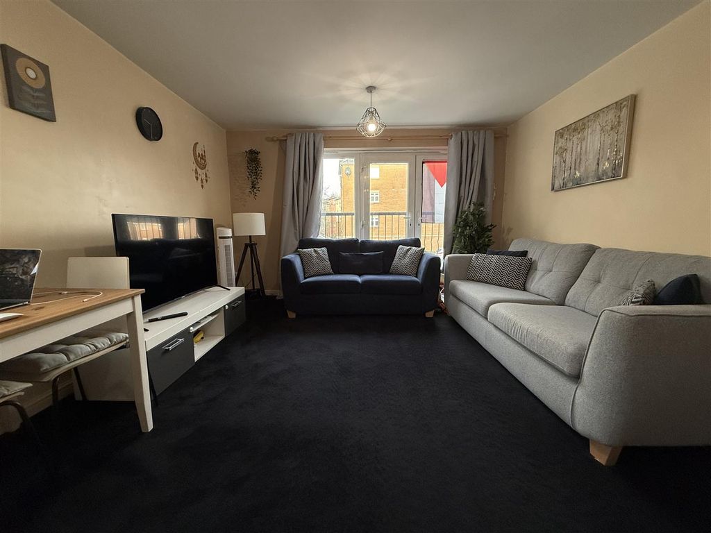 Property photo 2 of 7