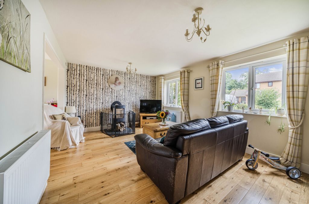 Property photo 3 of 22 1329617-7-6888d01...