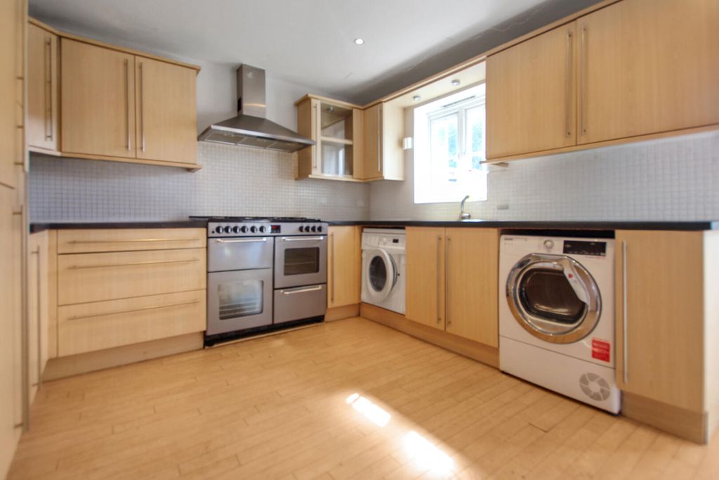 Property photo 2 of 12 Kitchen