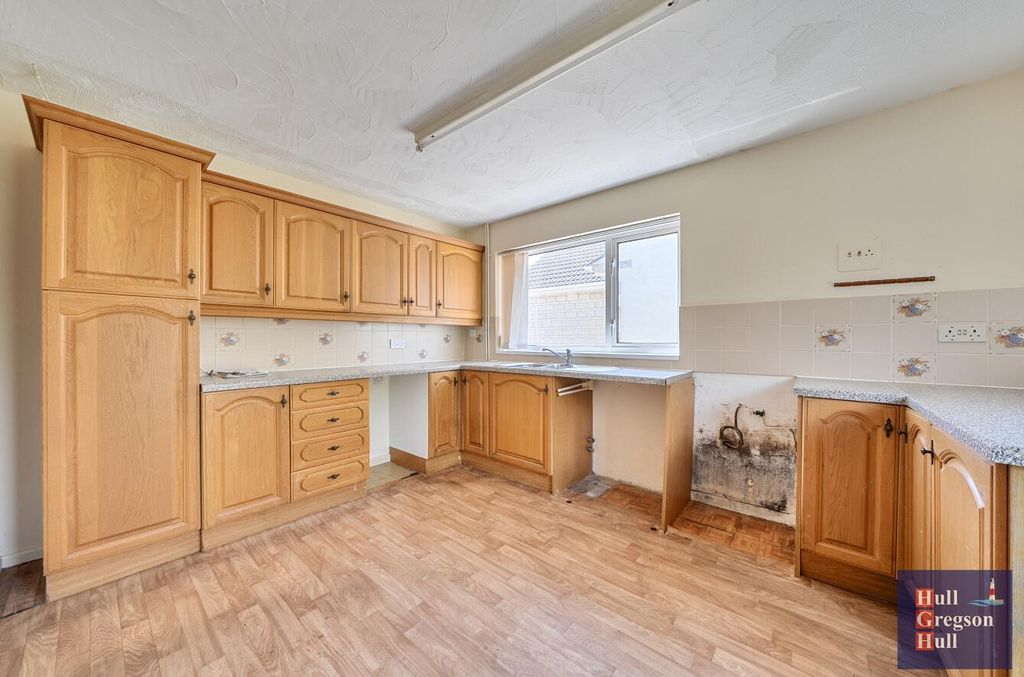 Property photo 3 of 17 0722c262-4868-4351-9Ed0-6Aefd06cd3F6.Jpg
