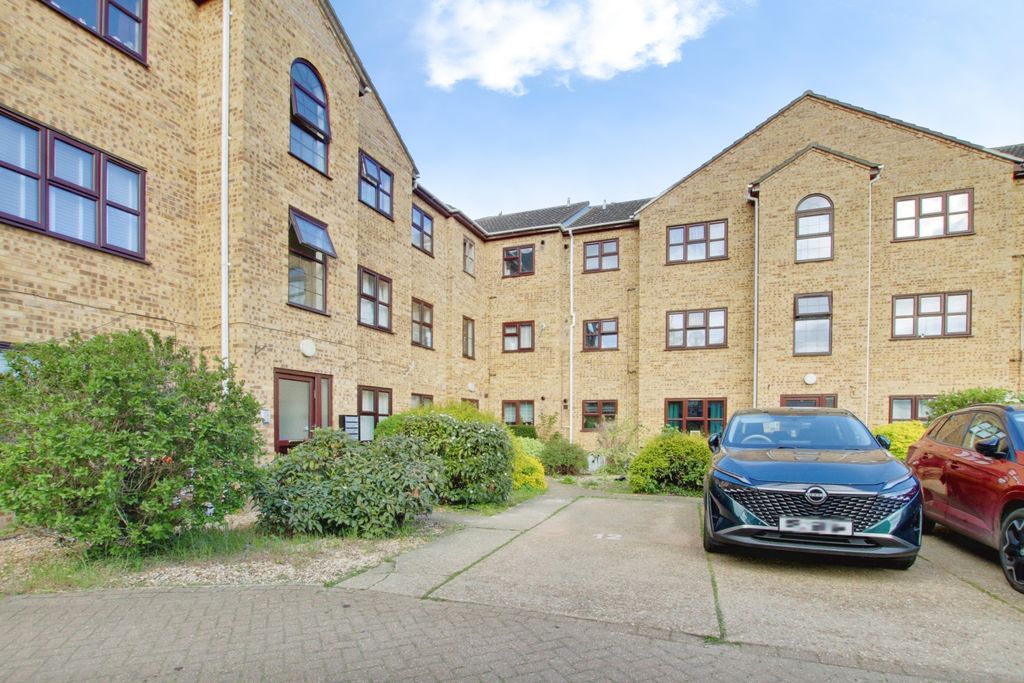 Property photo 2 of 6