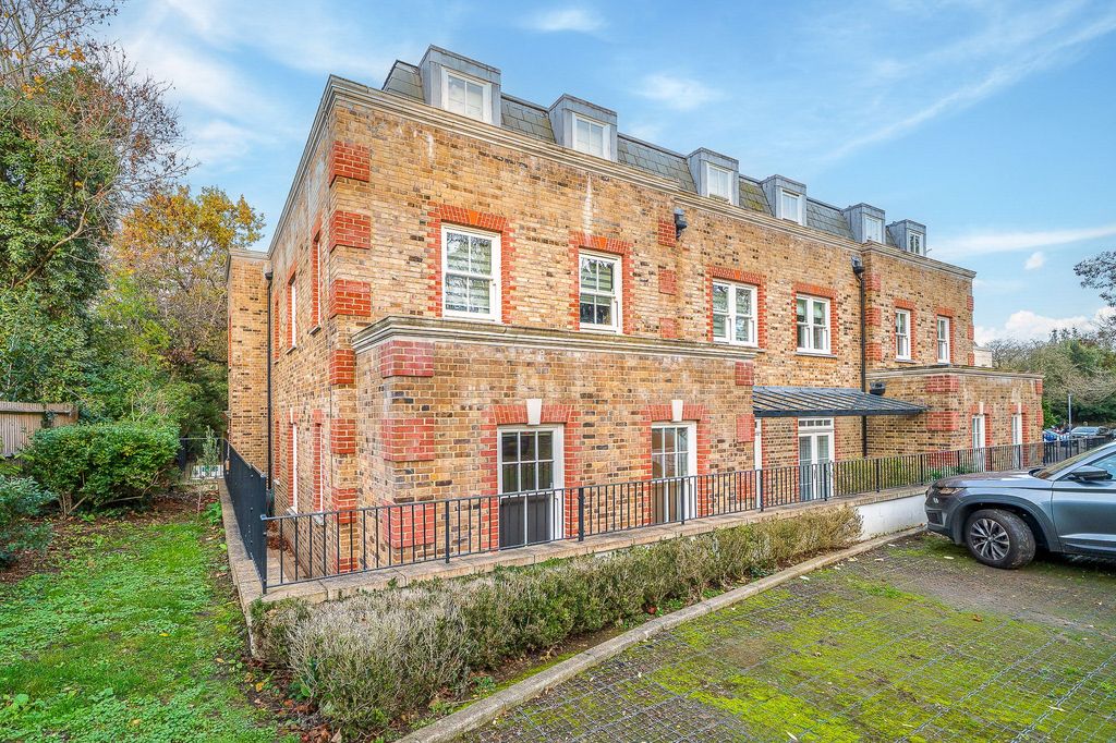 Property photo 3 of 13