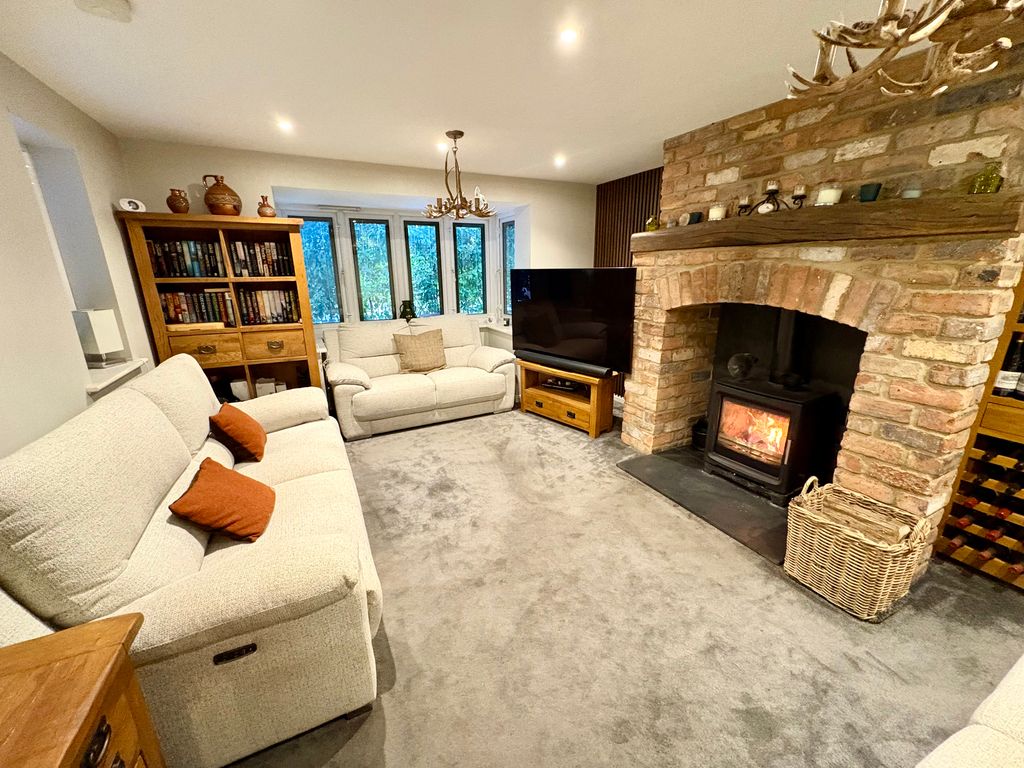 Property photo 2 of 26 Lounge