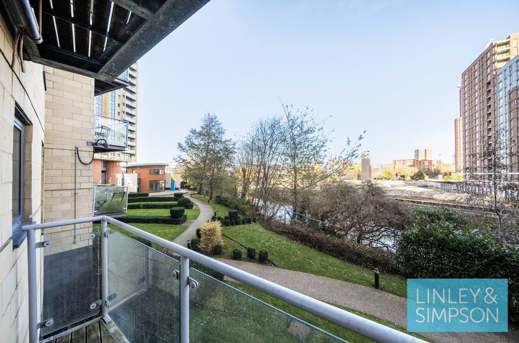 Property photo 3 of 11 Picture No. 20