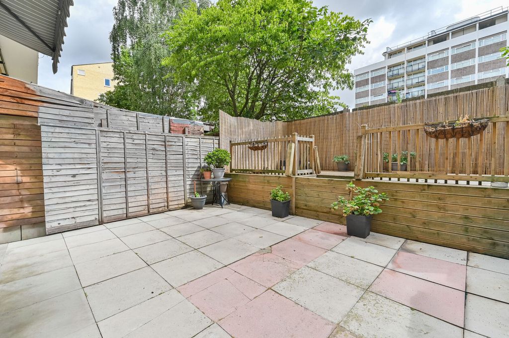 Property photo 2 of 21