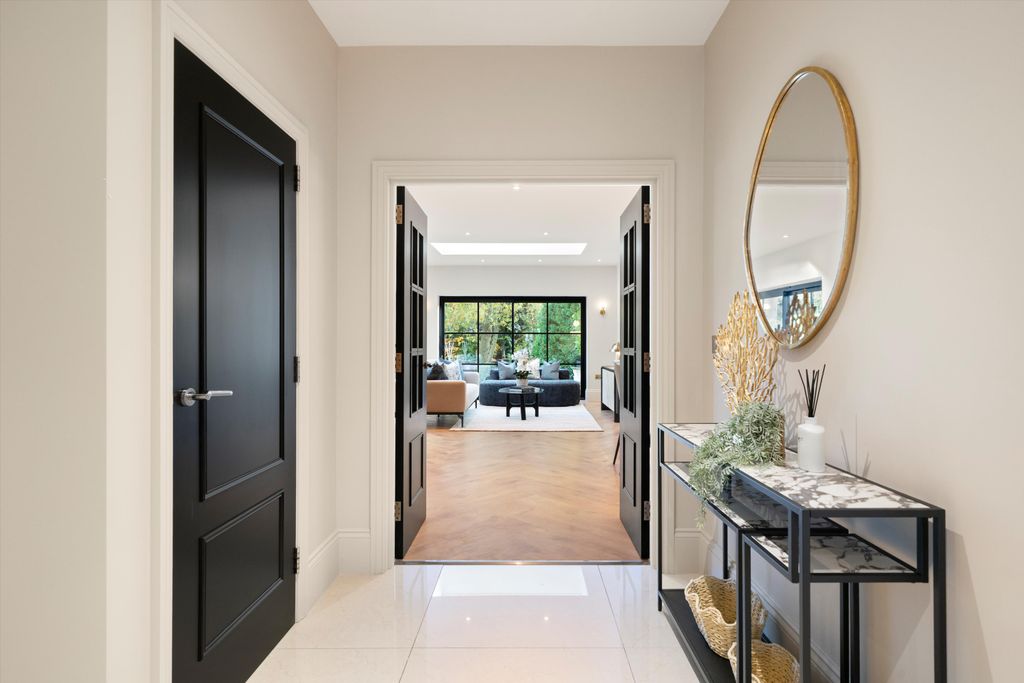 Property photo 3 of 26 Image