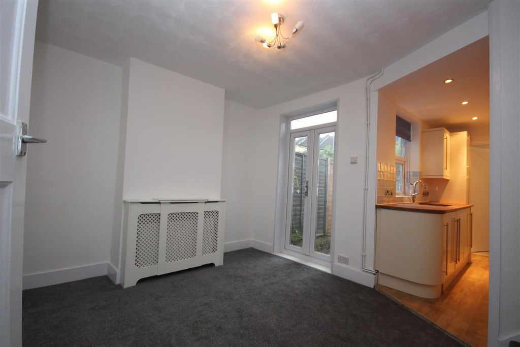 Property photo 3 of 8 Img_9886.Jpg