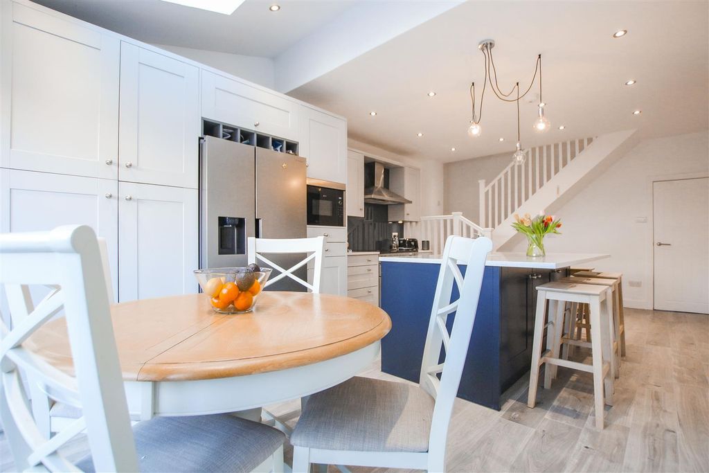 Property photo 3 of 33 11.Jpg