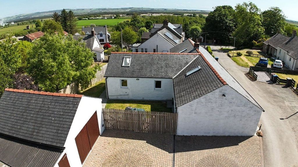 Property photo 2 of 23 Picture No. 27