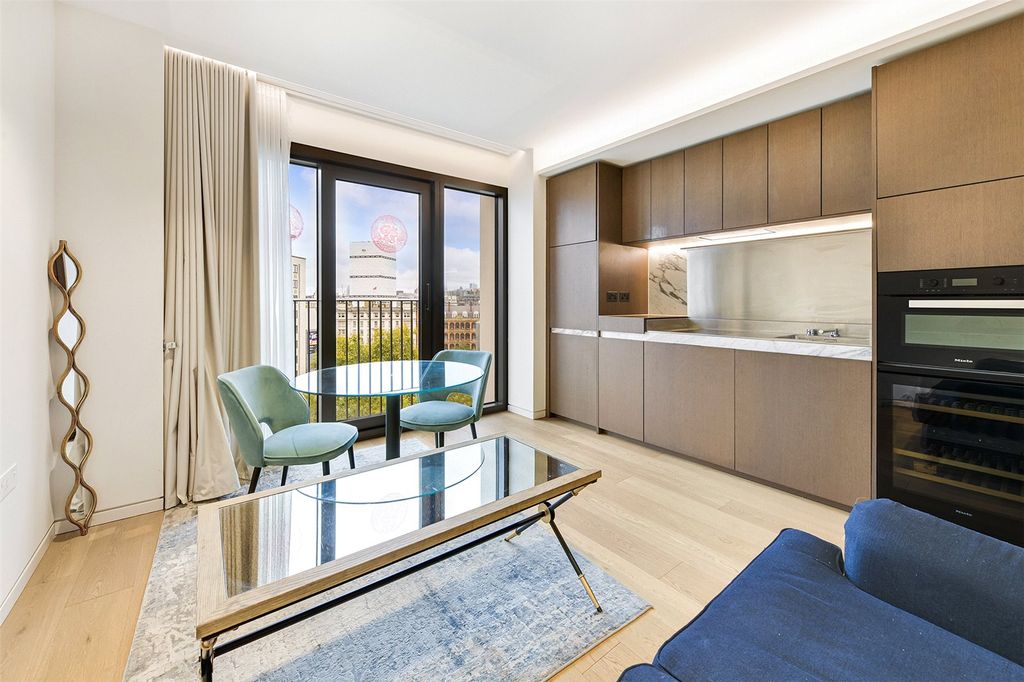 Property photo 1 of 7 Living Area