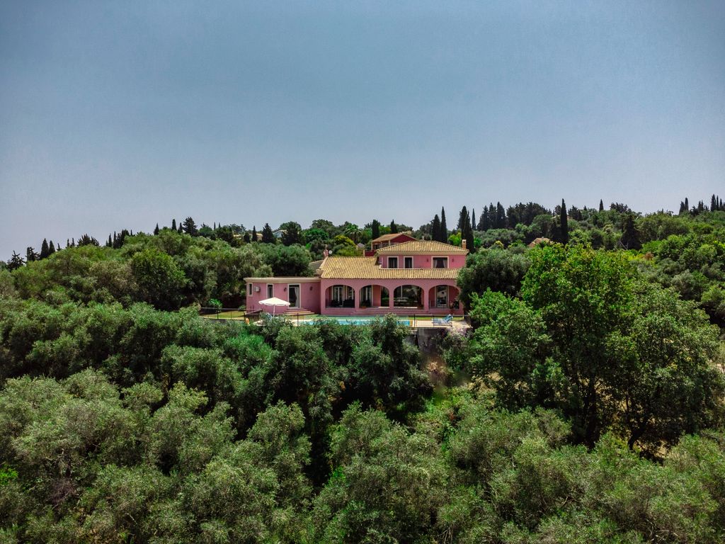 Property photo 2 of 21 Frontal Drone