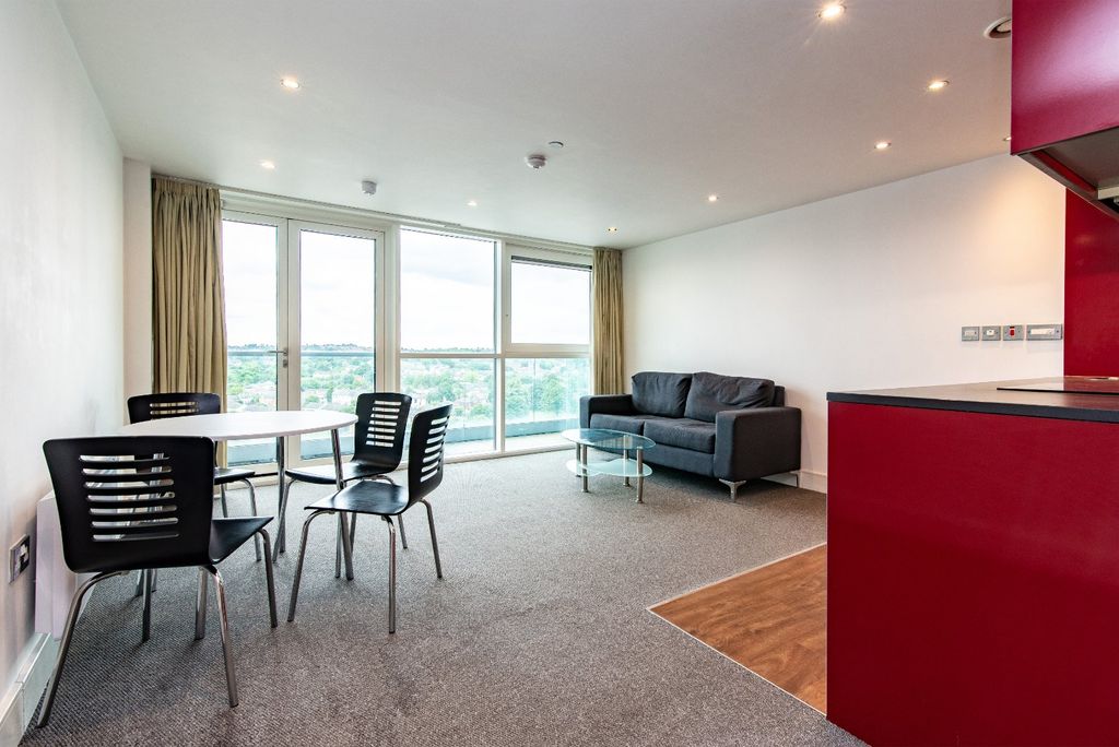 Property photo 3 of 8 Picture No. 02