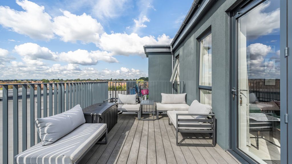 Property photo 3 of 8