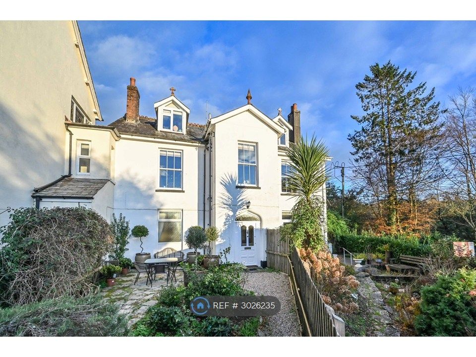 Property photo 2 of 31