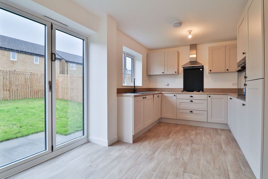 Property photo 2 of 12 Kitchen