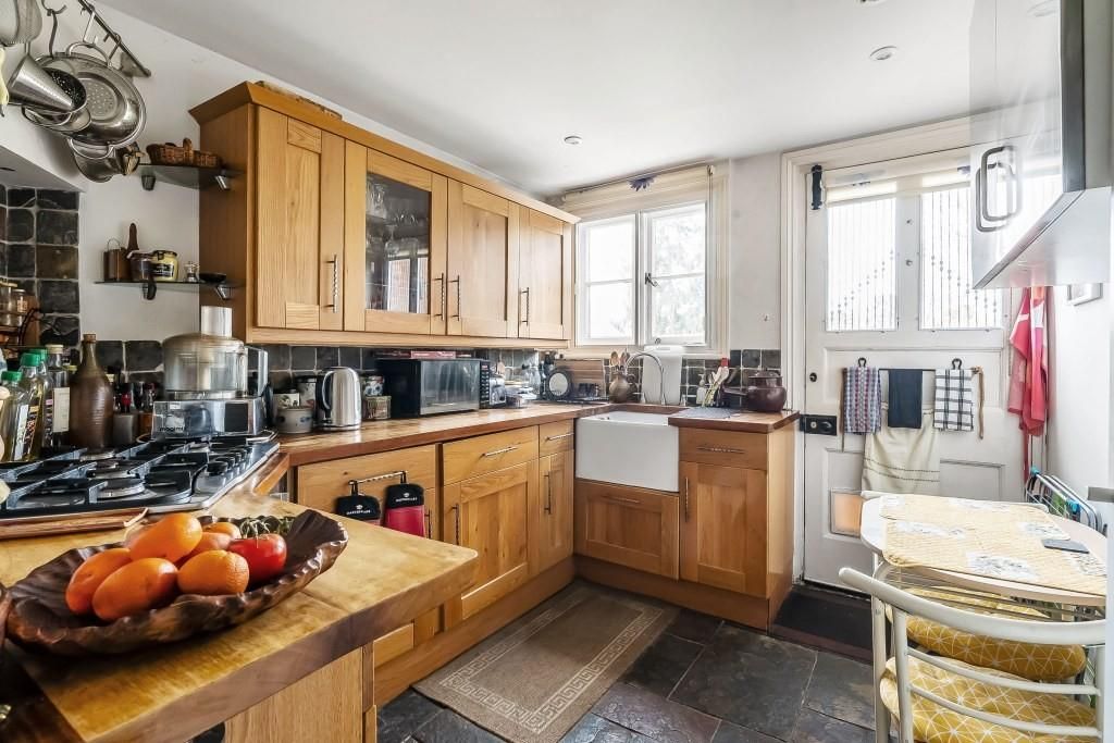 Property photo 3 of 11 Flat-2-4-Knoll-Road-1.Jpg