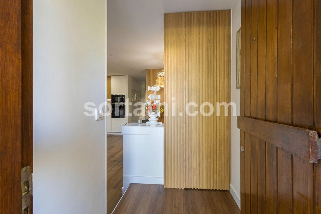 Property photo 2 of 28