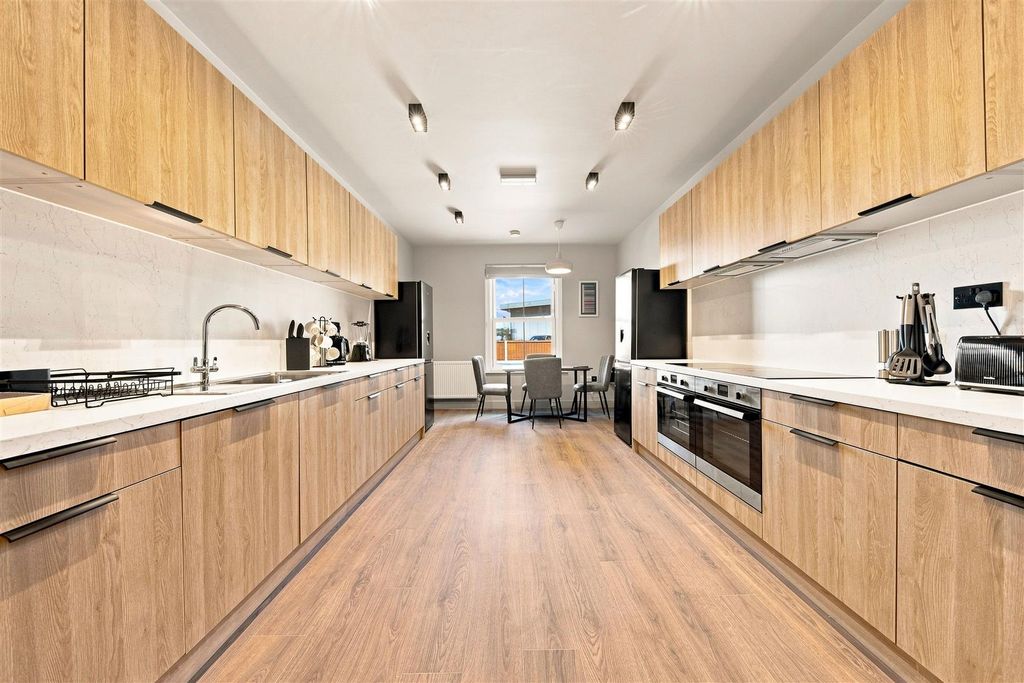 Property photo 2 of 11 Ba-4.Jpg