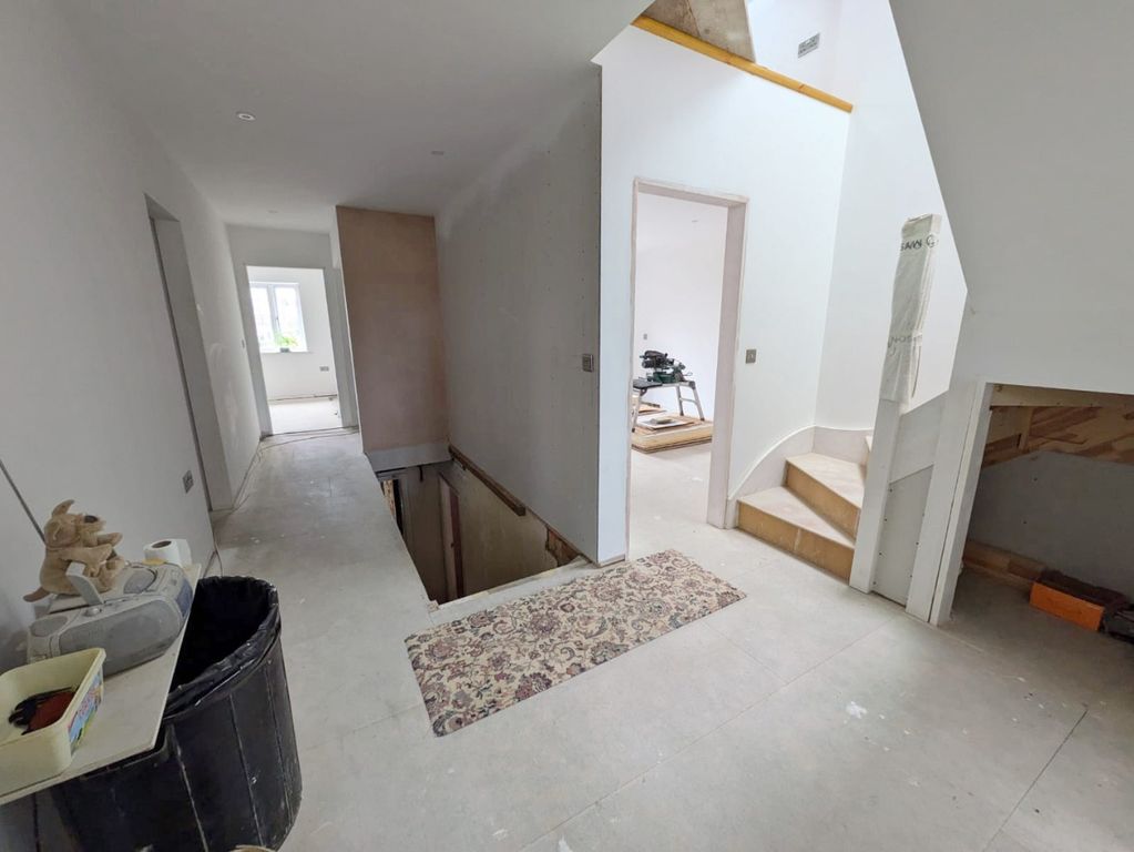 Property photo 3 of 12 4235795