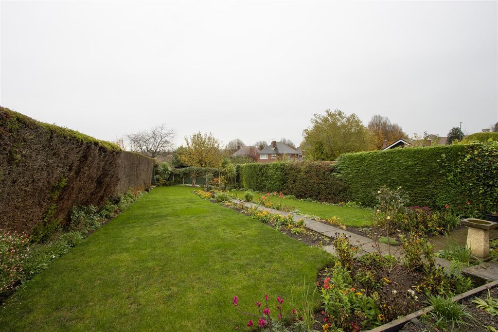 Property photo 3 of 15 Rear Garden 1