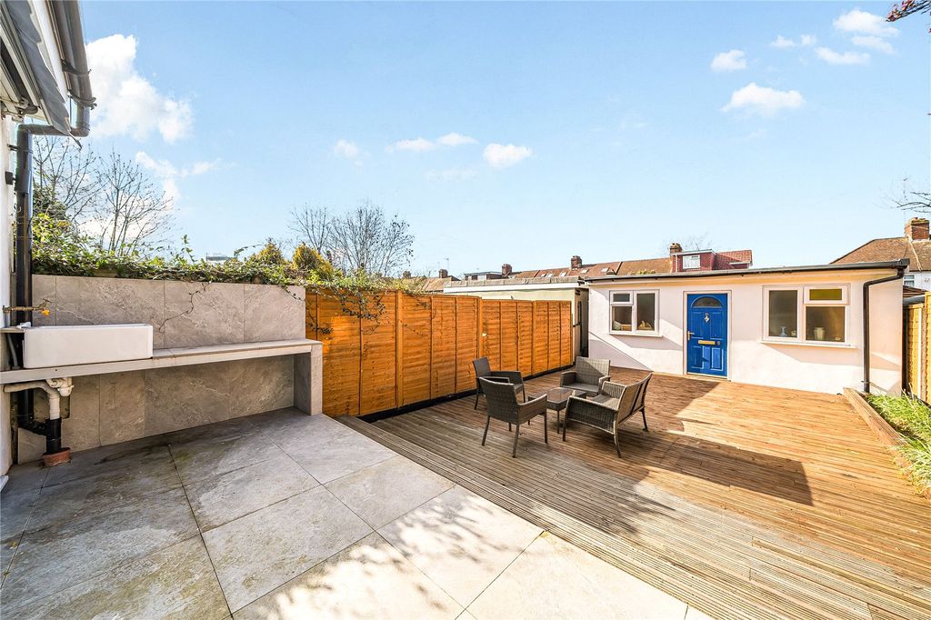 Property photo 3 of 20 Picture No. 08