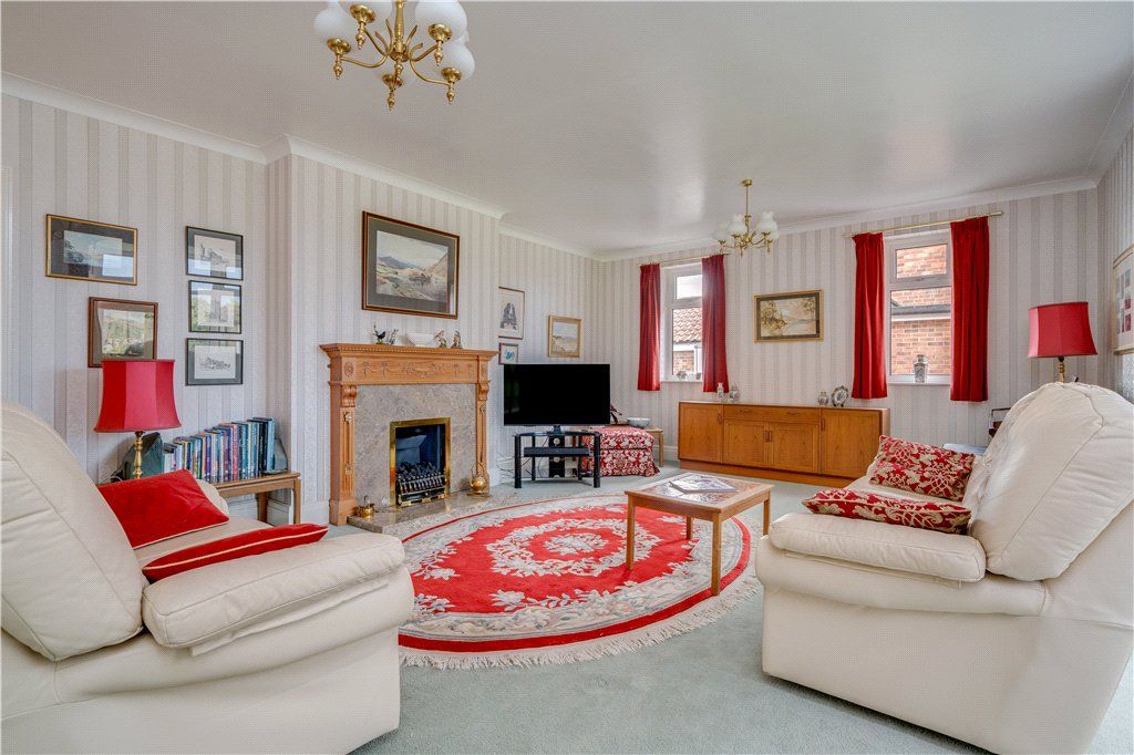 Property photo 2 of 27 Lounge