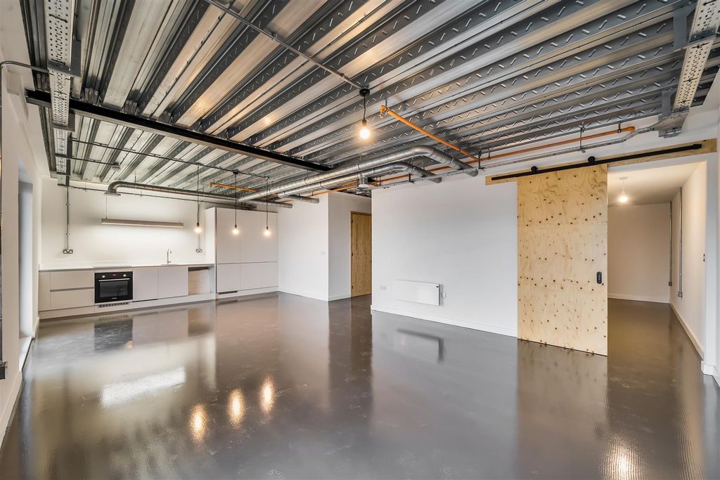 Property photo 3 of 12 1381367-8-691494c872F27.Jpg