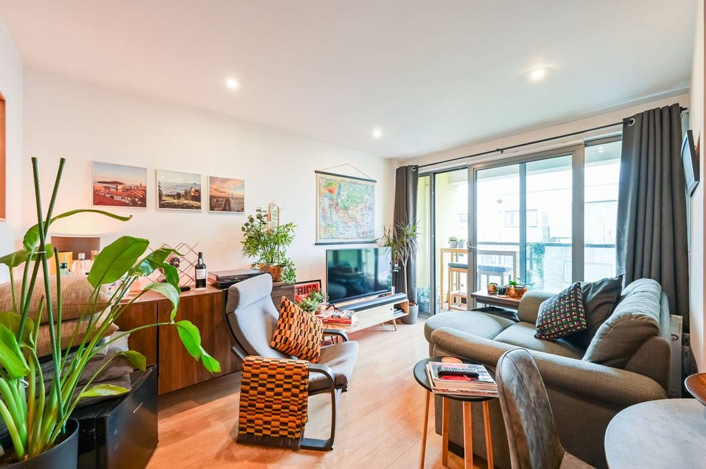 Property photo 2 of 16