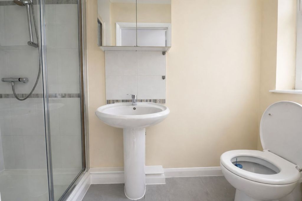 Property photo 3 of 4