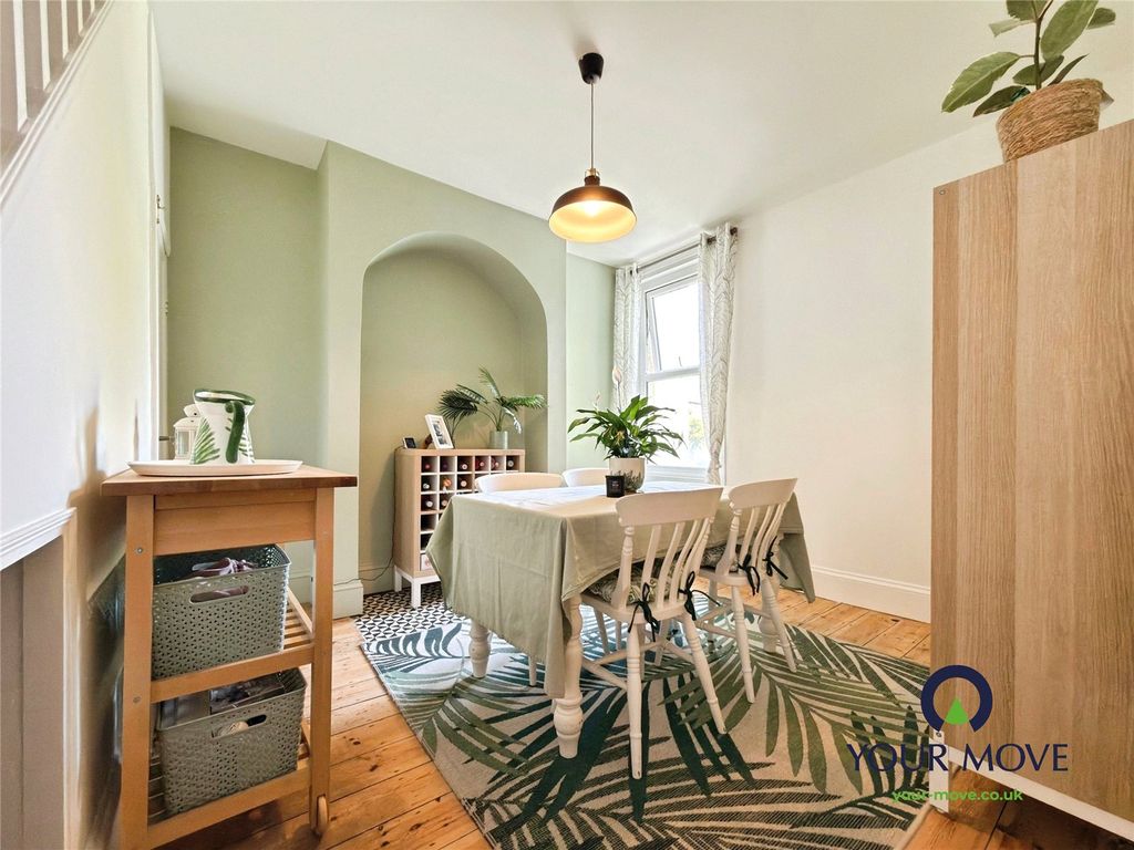 Property photo 3 of 15 Dining Room