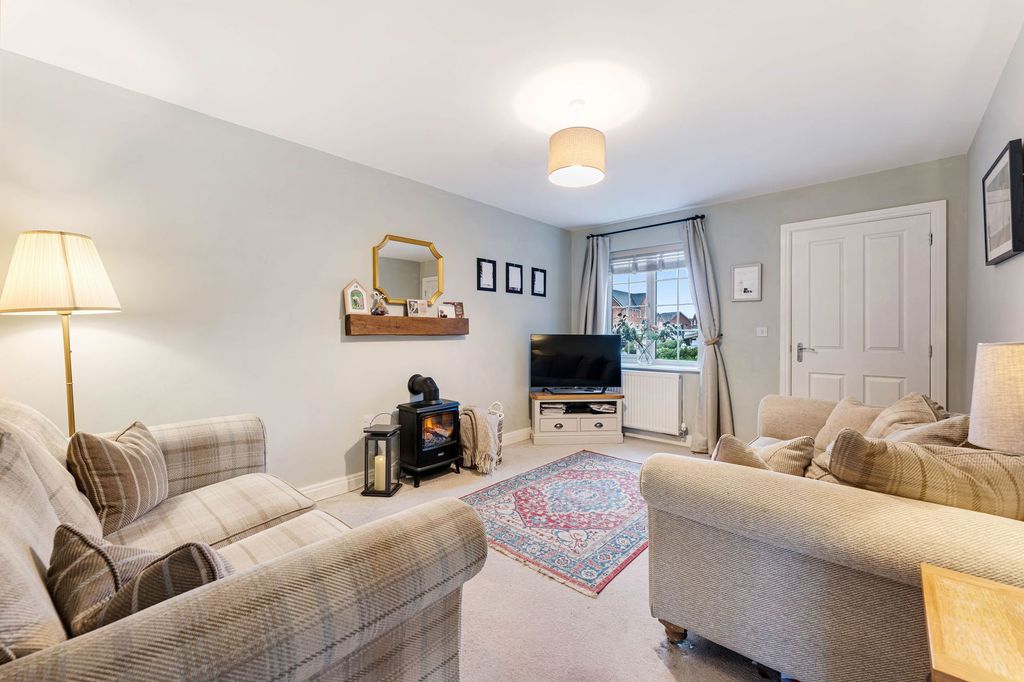 Property photo 2 of 38