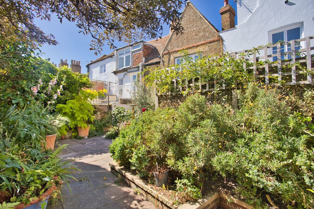 Property photo 3 of 17 Picture No. 22