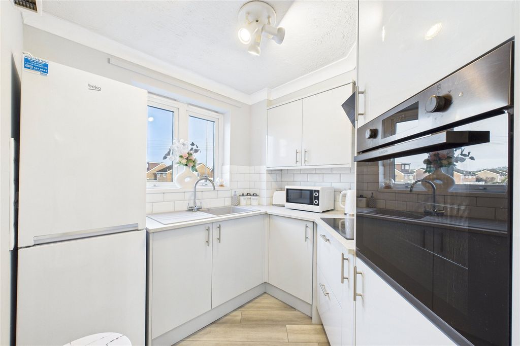 Property photo 3 of 9 Picture No. 21