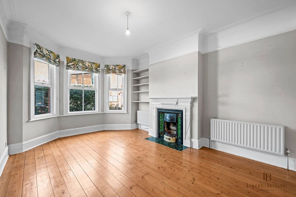 Property photo 2 of 42