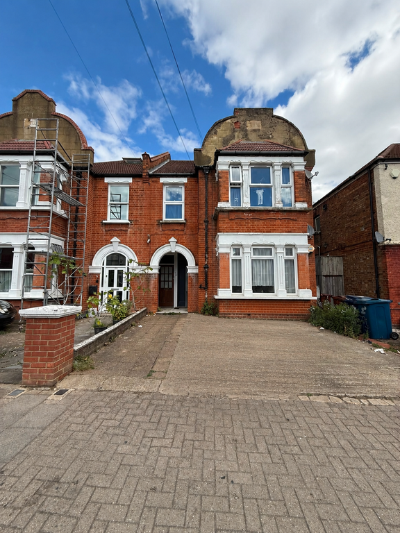 Property photo 1 of 5