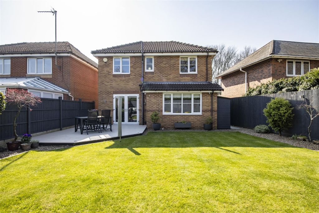 Property photo 3 of 25 Rear