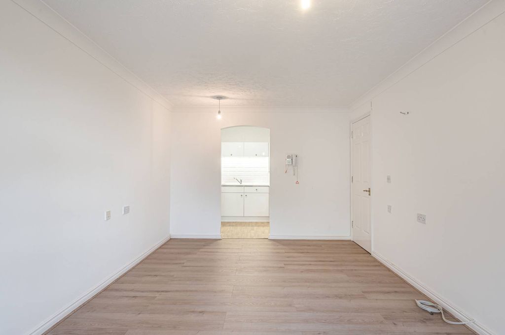 Property photo 3 of 7